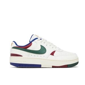 Nike gamma force women’s size 10 sneakers BACK TO SCHOOL